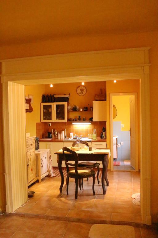 Apartman Na Zlatom Dvore Banska Stiavnica Bilik gambar